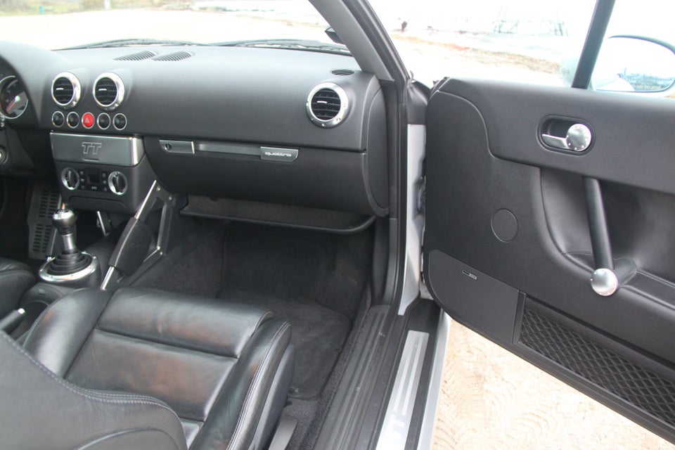 Audi TT 1,8 T 225 Coupé quattro 2d