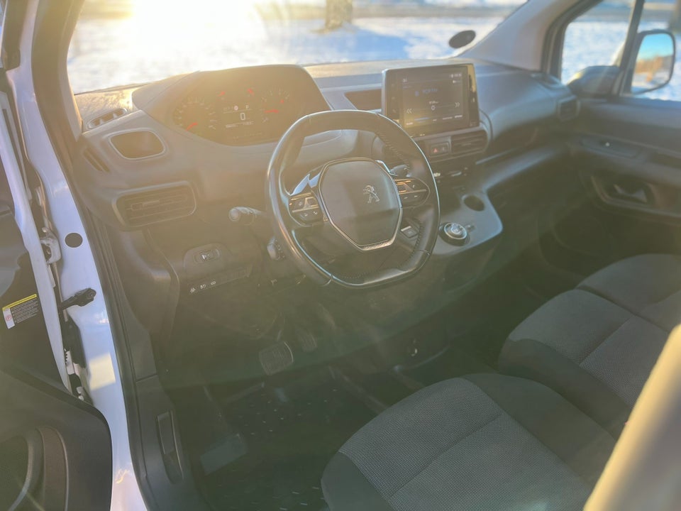 Peugeot Partner 1,5 BlueHDi 130 L2V2 Ultimate EAT8 Van