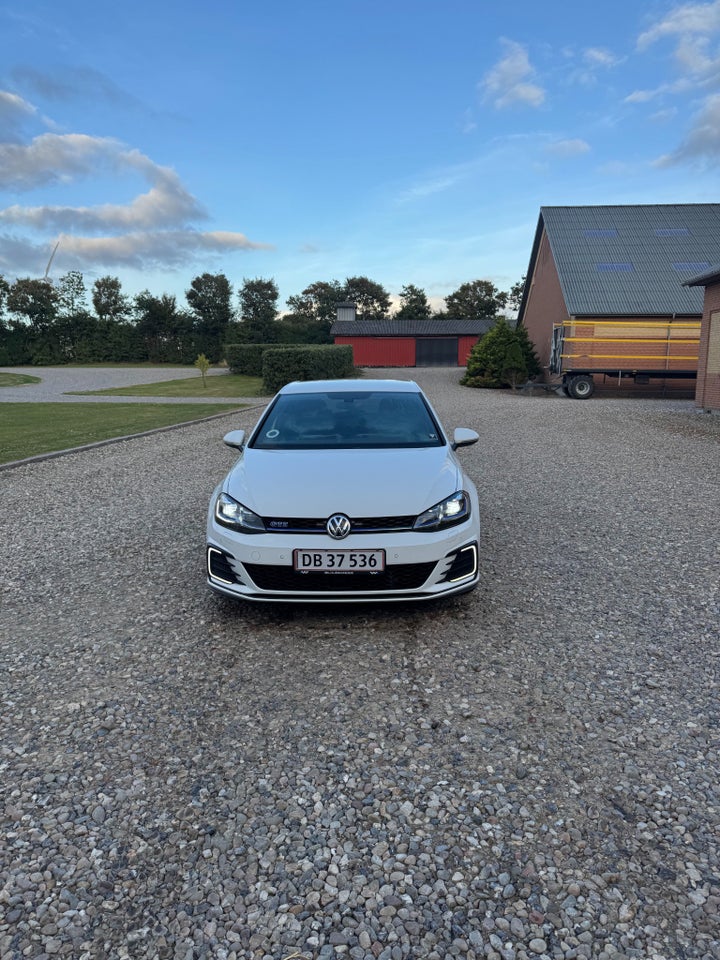 VW Golf VIII 1,4 GTE DSG 5d