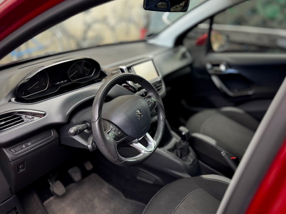 Peugeot 208 1,6 BlueHDi 100 Envy Sky 5d