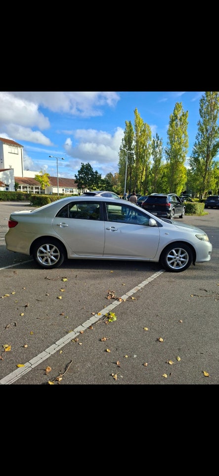 Toyota Corolla 1,6 Luna 4d