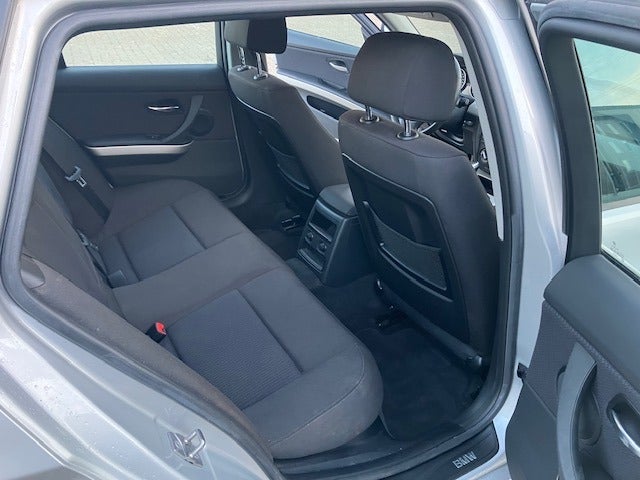 BMW 320i 2,0 Touring 5d