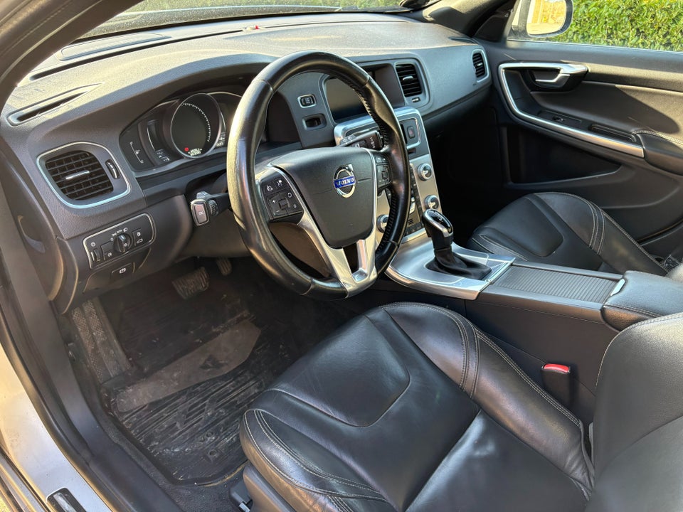 Volvo V60 2,0 D4 190 Momentum aut. 5d