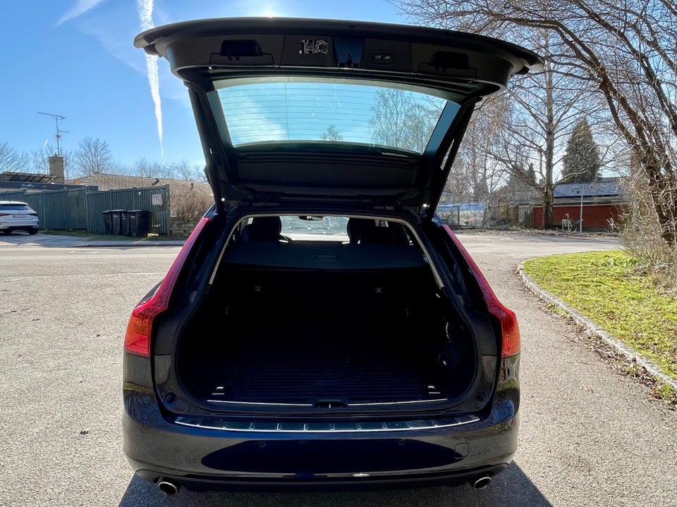 Volvo V90 2,0 T4 190 Momentum aut. 5d