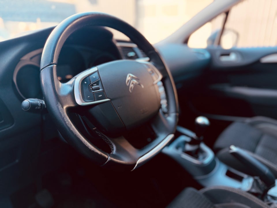 Citroën C4 1,6 BlueHDi 100 Challenge 5d