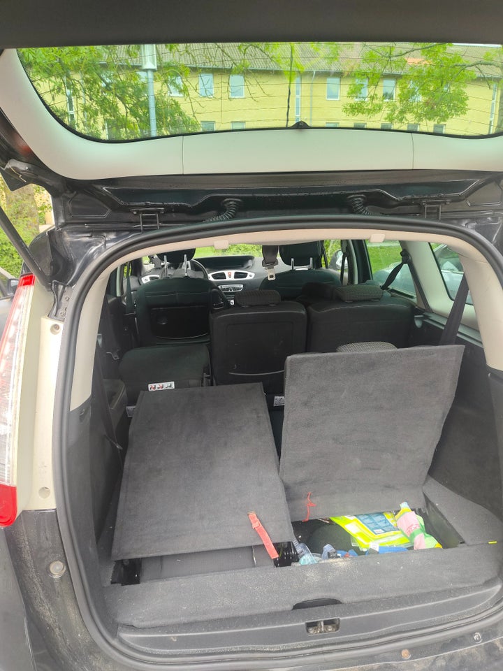 Renault Grand Scenic III 1,9 dCi 130 Dynamique 7prs 5d