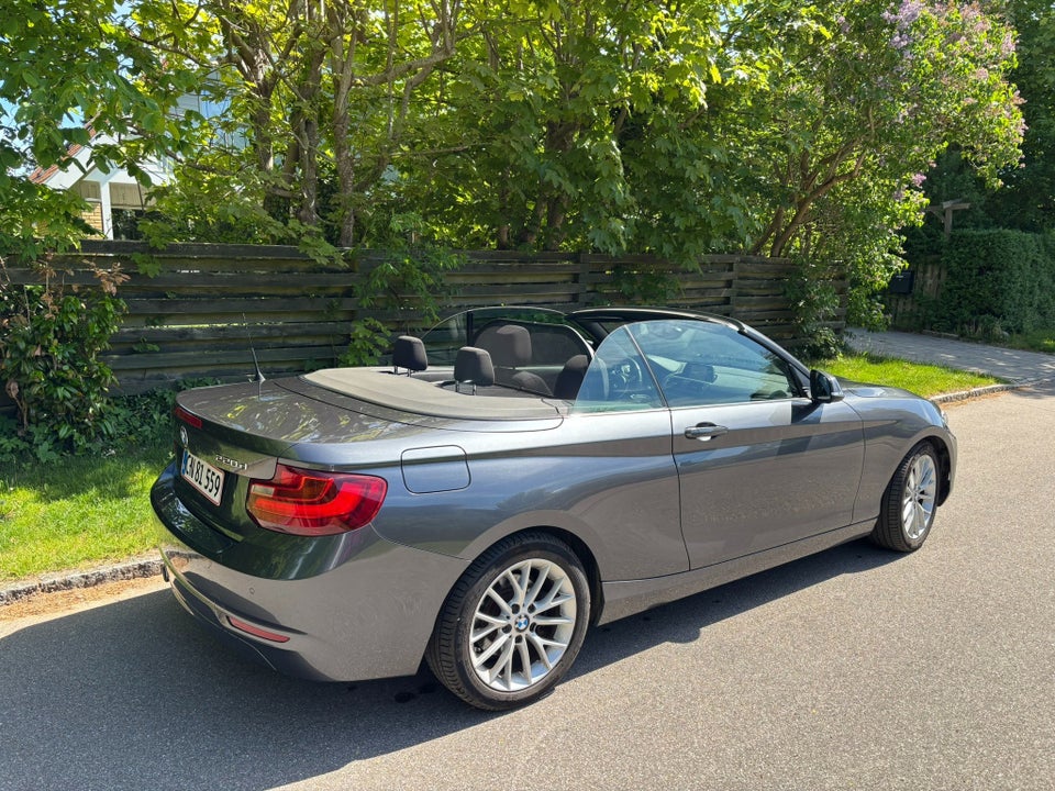 BMW 220d 2,0 Cabriolet aut. 2d