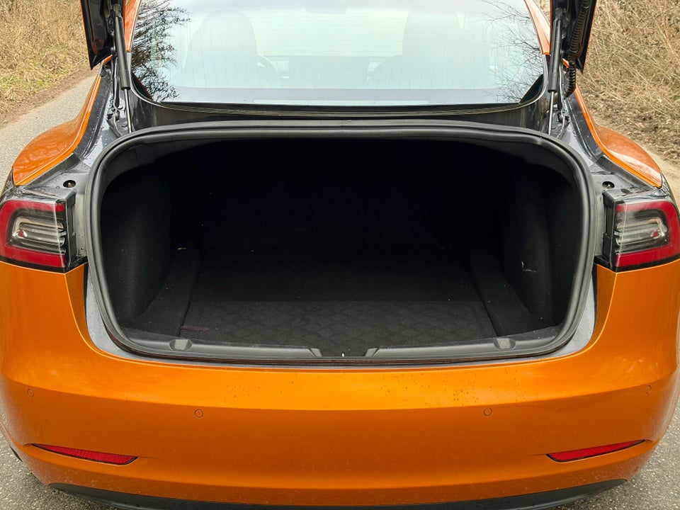 Tesla Model 3 Long Range AWD 4d