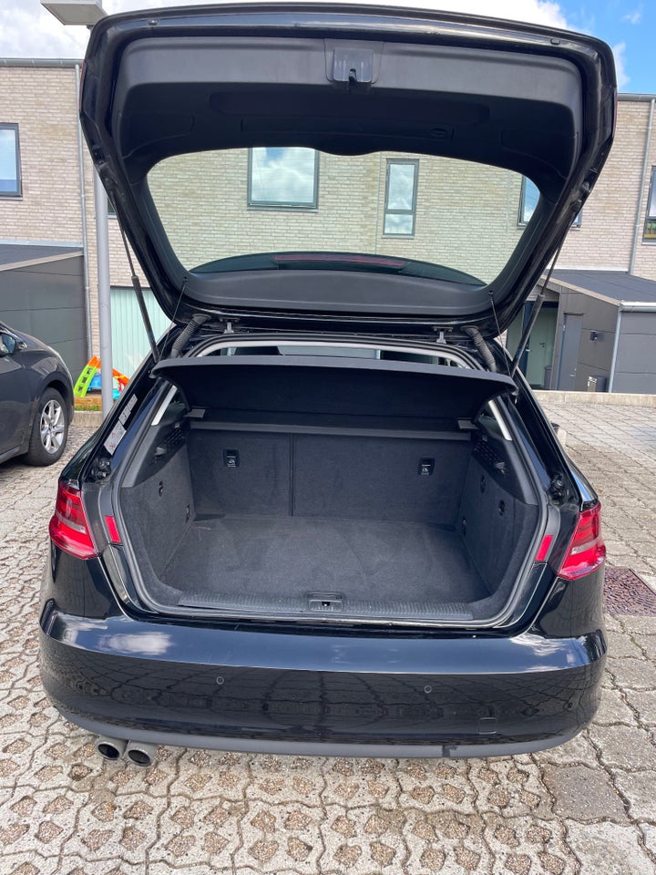 Audi A3 1,4 TFSi 140 Attraction Sportback 5d