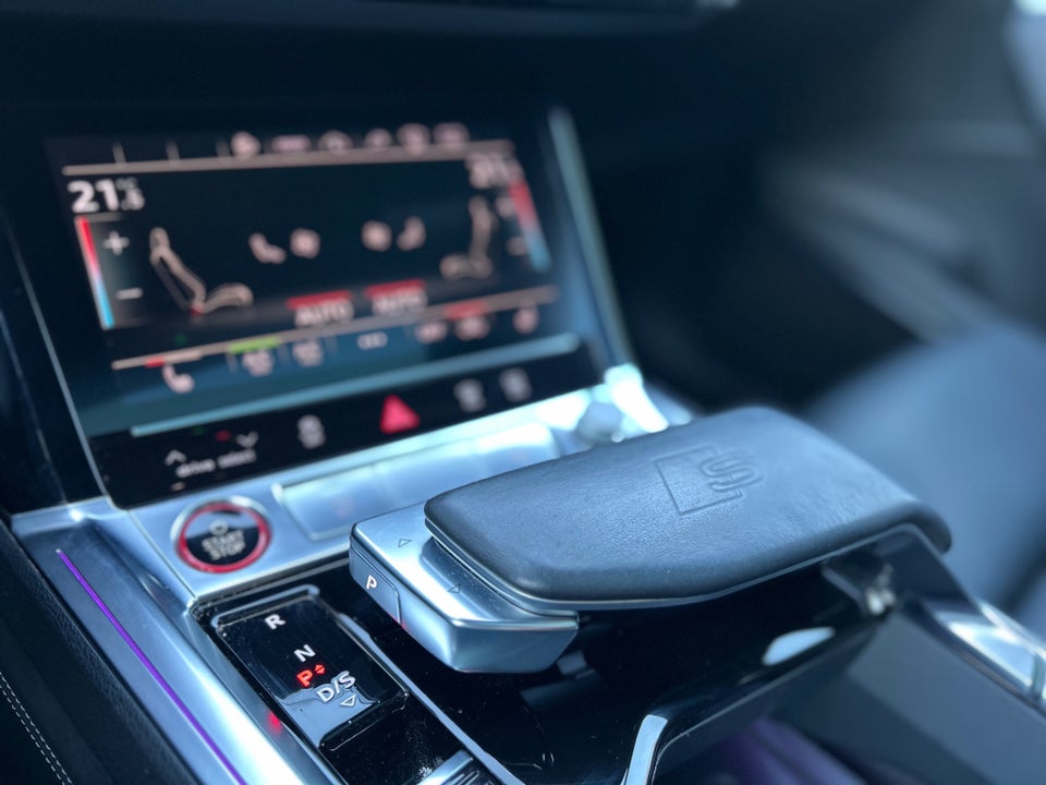 Audi e-tron S quattro 5d
