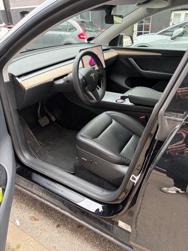 Tesla Model Y Long Range AWD 5d