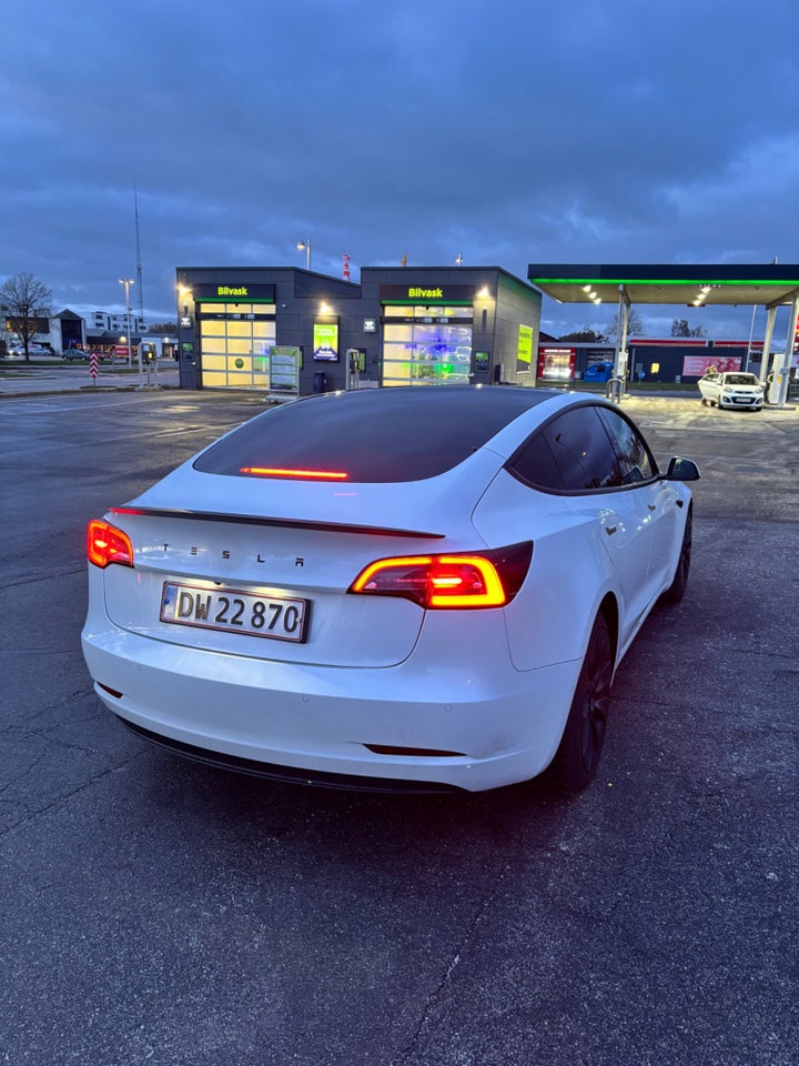 Tesla Model 3 Standard Range+ RWD 4d