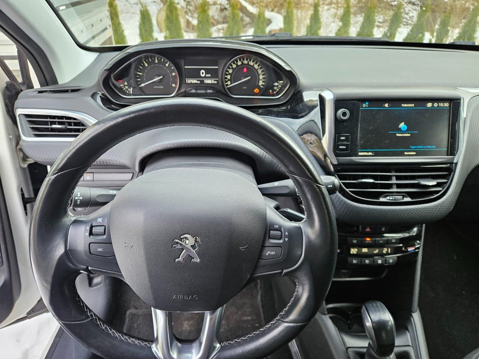 Peugeot 208 1,5 BlueHDi 100 Prestige Sky 5d