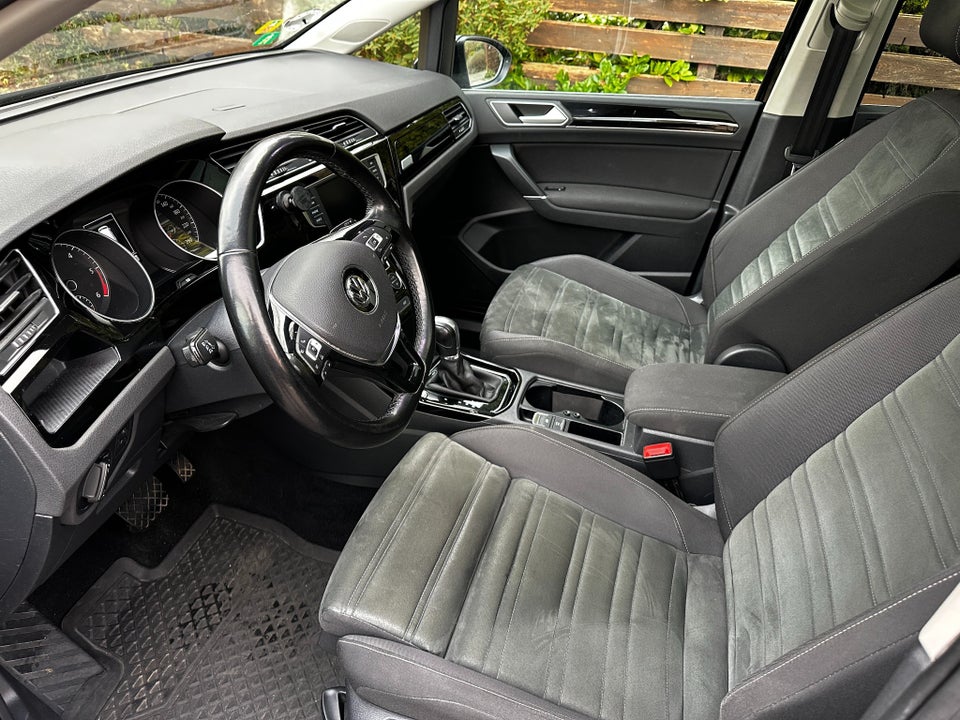 VW Touran 2,0 TDi 190 Highline DSG 7prs 5d