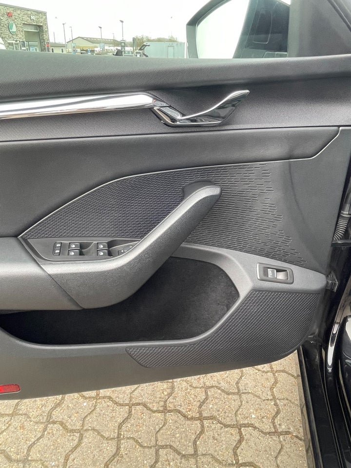 Skoda Octavia 2,0 TDi 150 Business Executive Combi DSG 5d