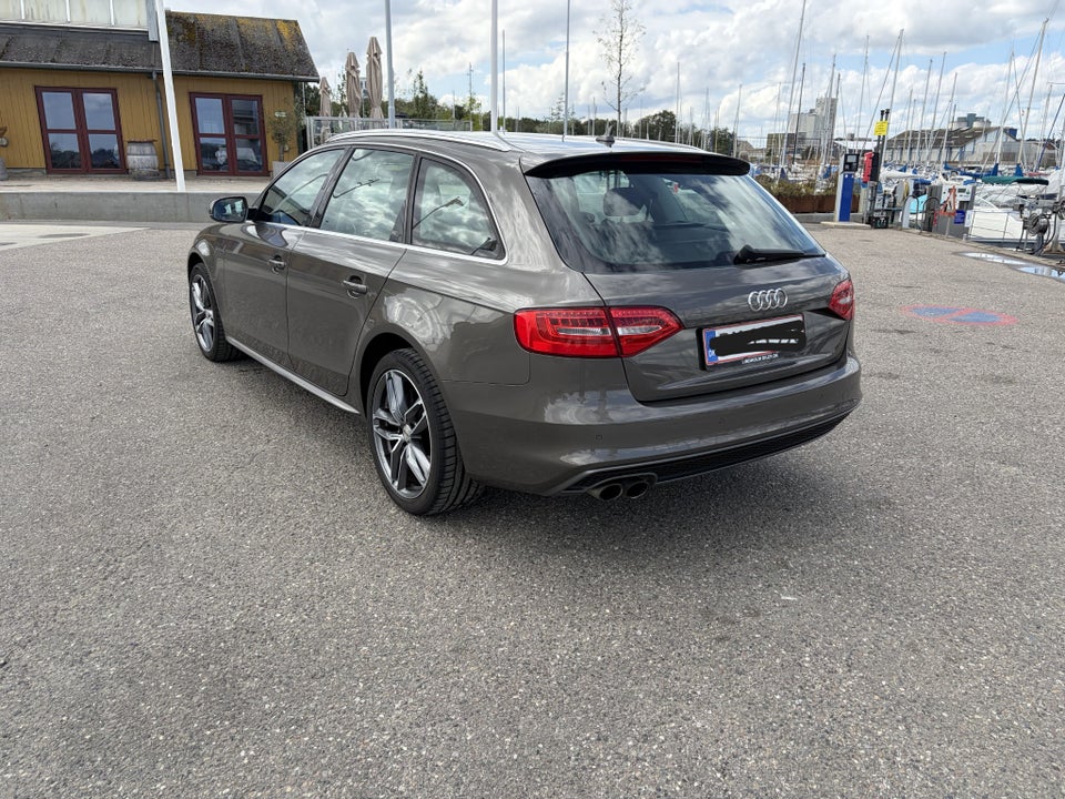 Audi A4 2,0 TDi 150 S-line Avant Multitr. 5d