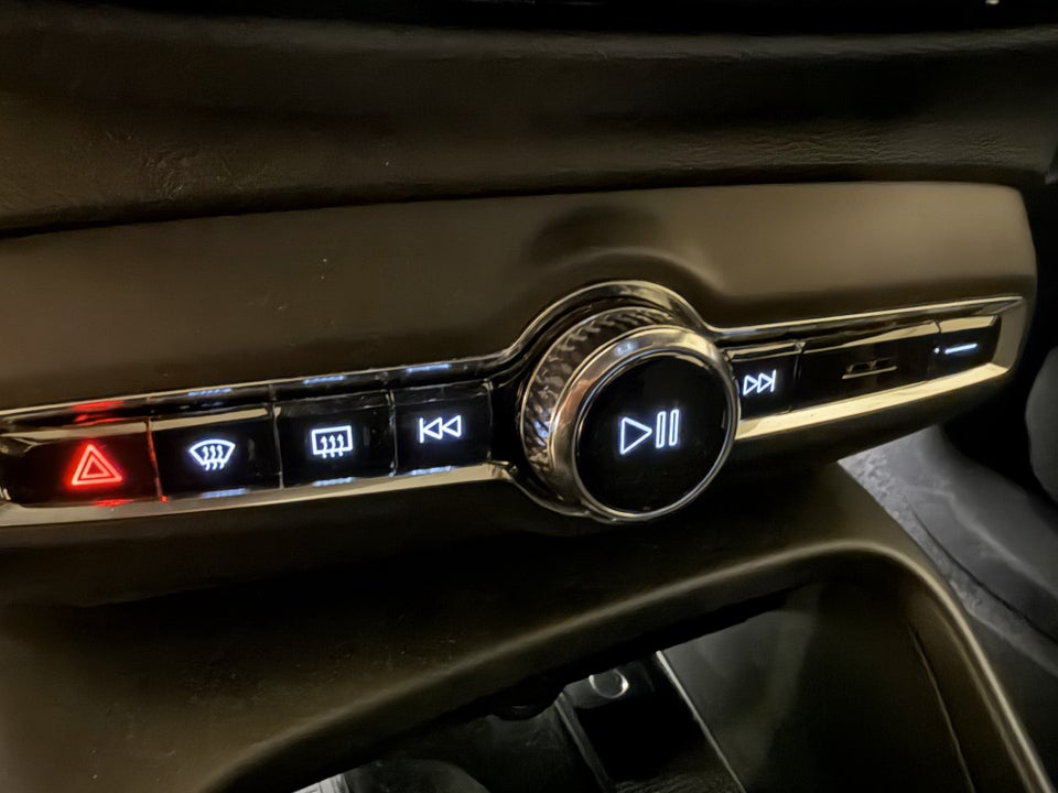 Volvo XC40 P6 ReCharge Pro 5d