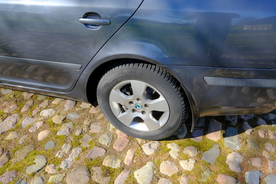 Skoda Octavia 1,6 FSi Ambiente aut. 5d