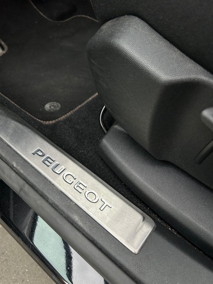 Peugeot 5008 1,6 PureTech 180 GT EAT8 7prs 5d