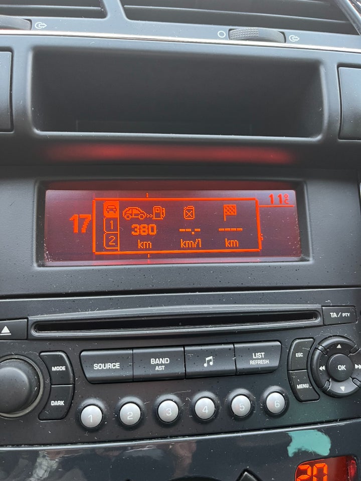 Peugeot 3008 1,6 HDi 112 Premium+ 5d