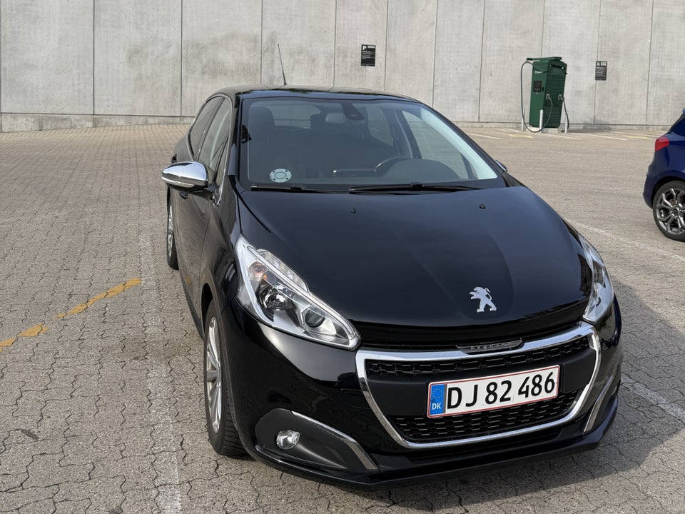 Peugeot 208 1,2 VTi 82 Allure 5d