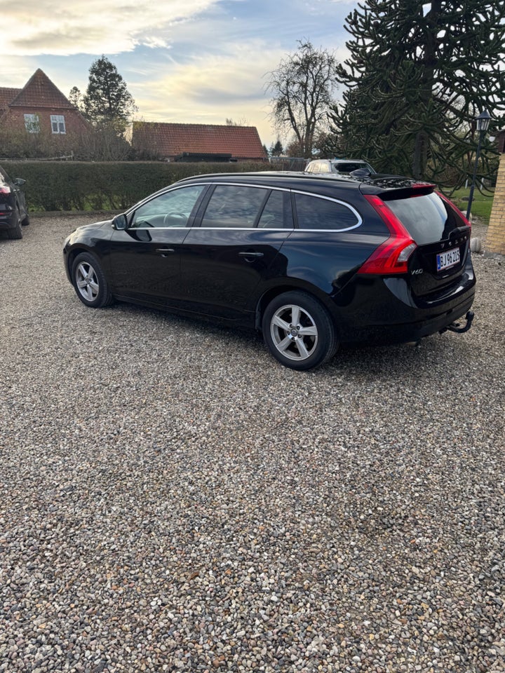 Volvo V60 2,0 D3 136 Active 5d