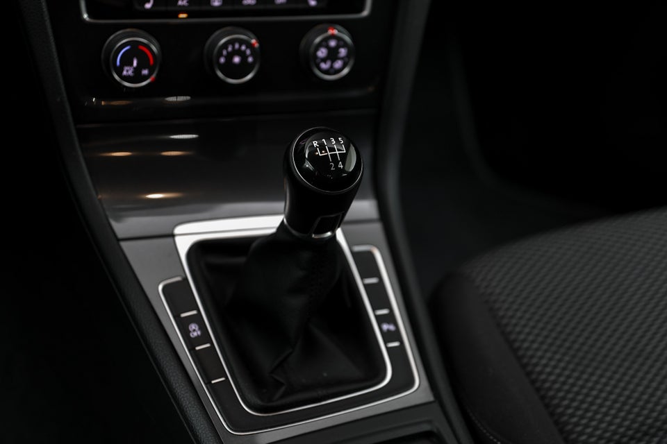 VW Golf VII 1,0 TSi 85 Trendline 5d