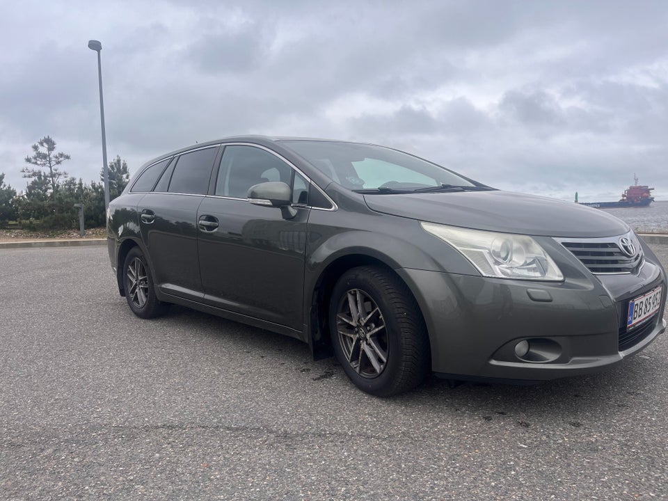 Toyota Avensis 1,8 VVT-i T2 stc. 5d