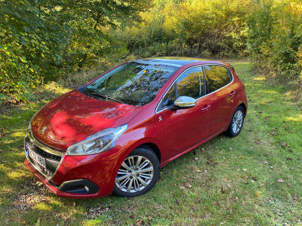 Peugeot 208 1,6 BlueHDi 100 Allure Sky 5d