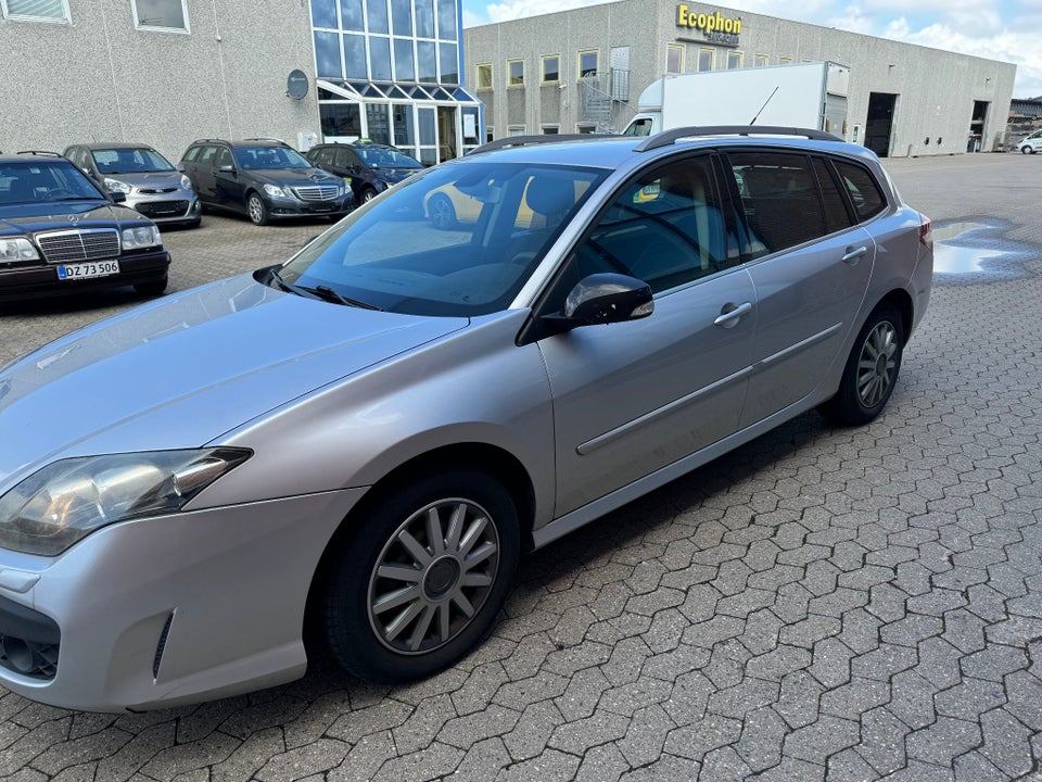 Renault Laguna III 2,0 dCi 150 Dynamique Sport Tourer 5d