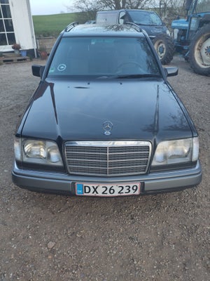 Mercedes E200 2,0  4d