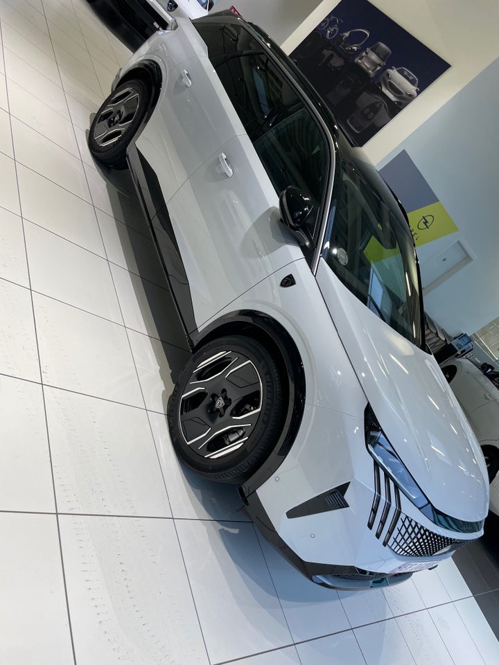 Peugeot e-5008 77 GT Pack 7prs 5d