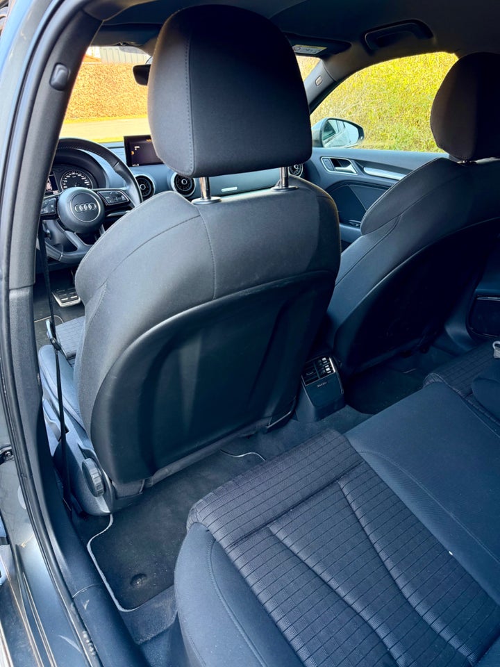 Audi A3 40 TFSi S-line Sport S-tr. 5d