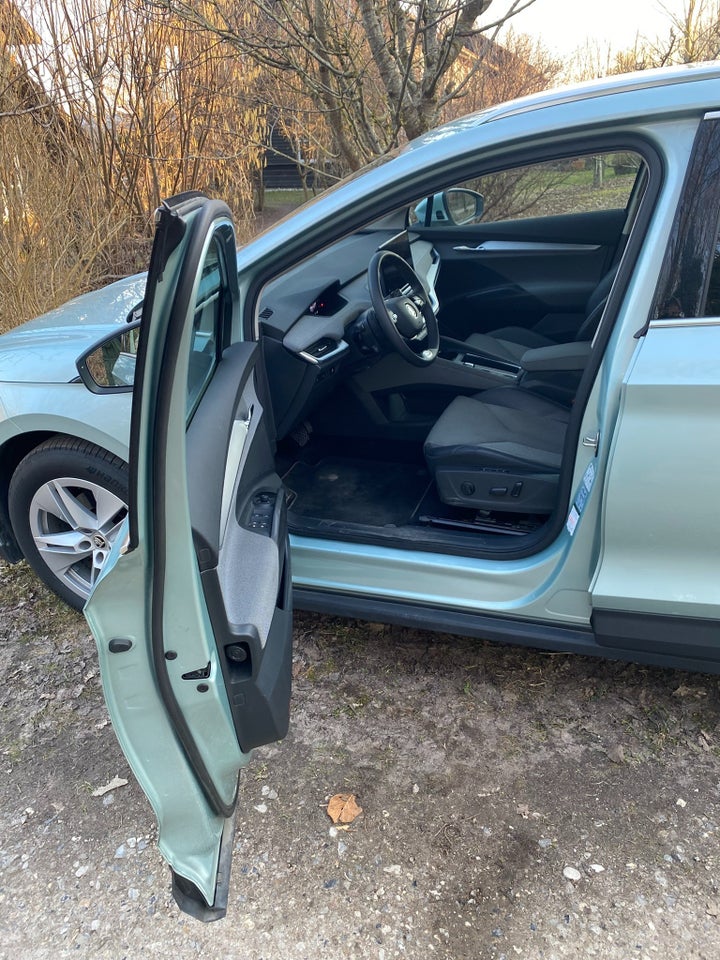 Skoda Enyaq 60 iV Plus Lodge 5d