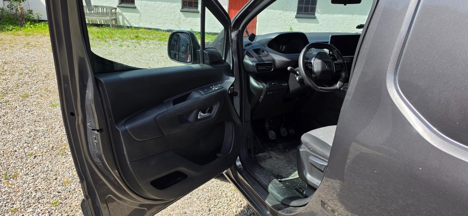 Peugeot Partner 1,5 BlueHDi 100 L1V1 Ultimate Van