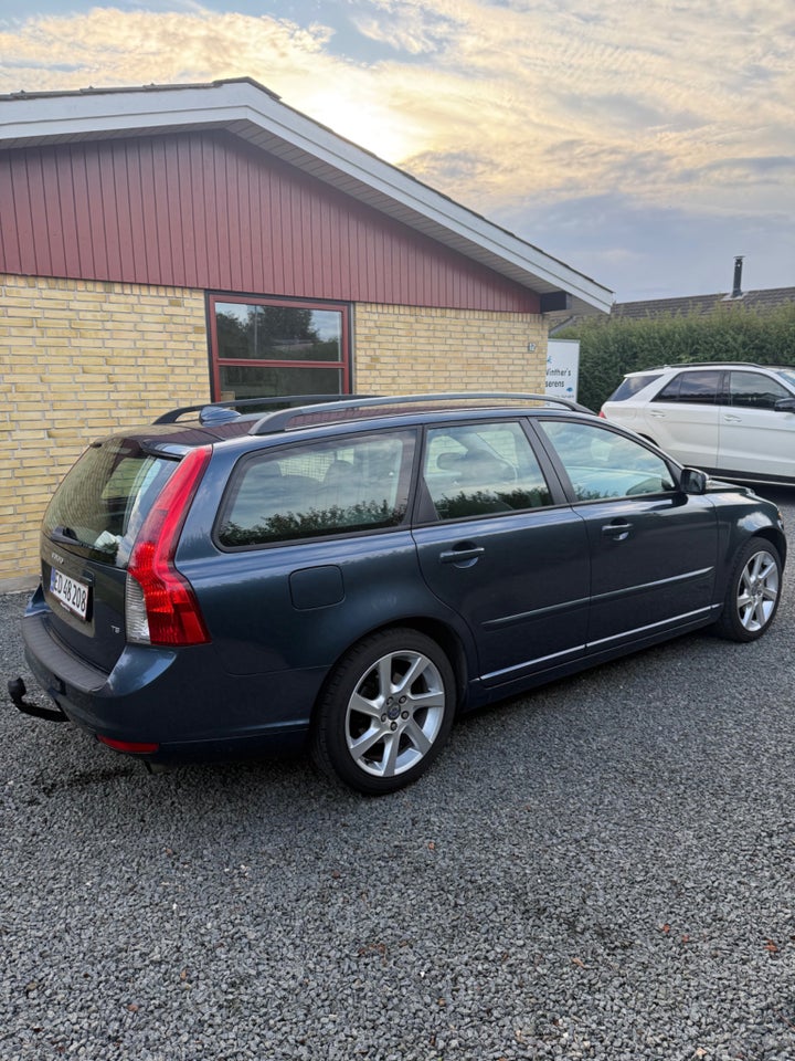 Volvo V50 2,5 T5 Momentum 5d