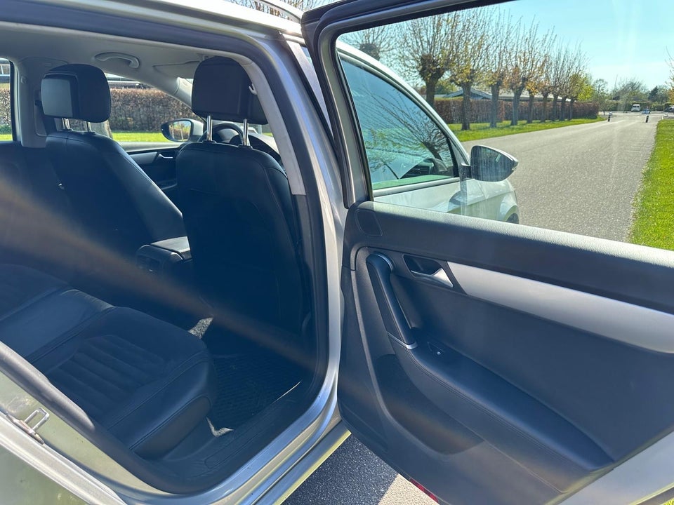 VW Passat 2,0 TDi 140 Highline Variant DSG BMT 5d