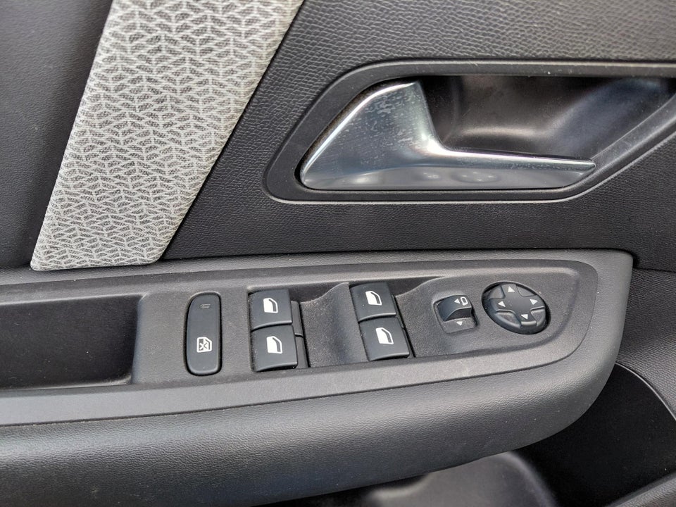 Citroën C4 1,2 PureTech 130 Shine EAT8 5d