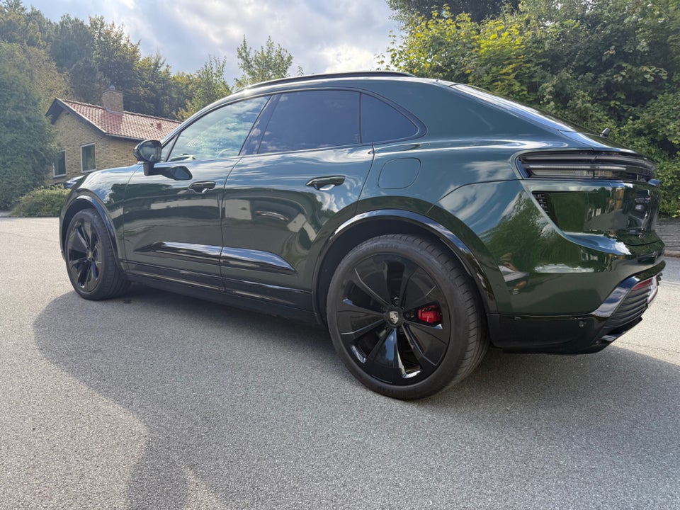 Porsche Macan Turbo 5d