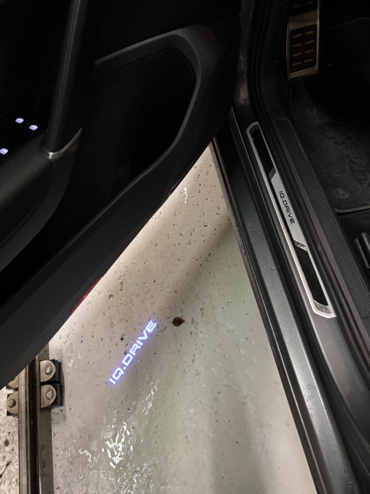 VW Golf VII 1,6 TDi 115 IQ.Drive Variant DSG 5d