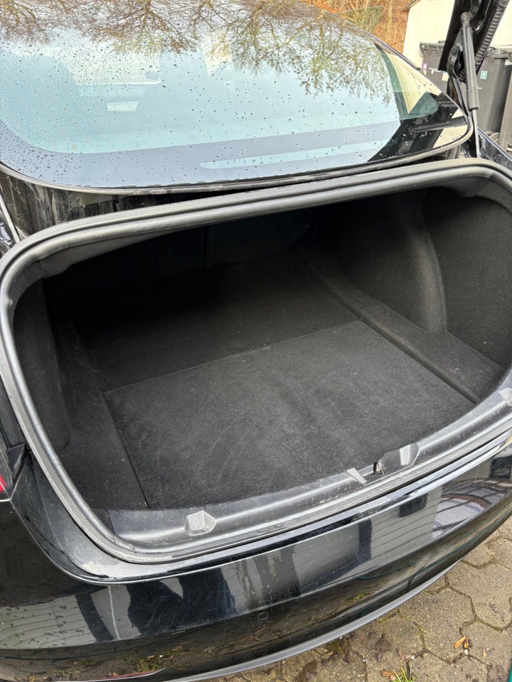 Tesla Model 3 Standard Range+ RWD 4d