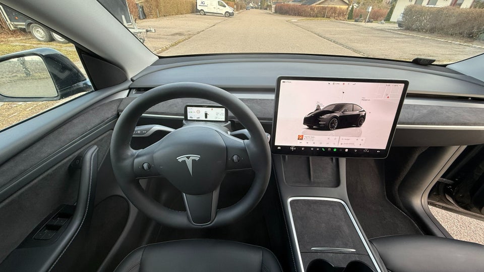 Tesla Model Y Long Range AWD 5d