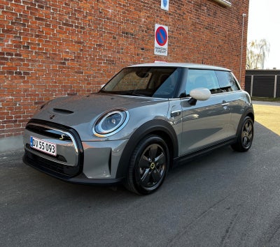 MINI Cooper SE  Essential 3d