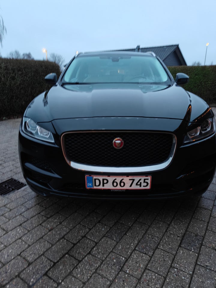 Jaguar F-Pace 2,0 D240 Pure aut. AWD 5d