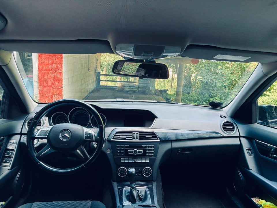 Mercedes C180 2,2 CDi Avantgarde stc. BE 5d