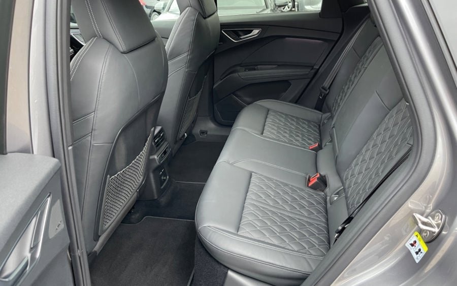 Audi Q4 e-tron 50 S-line quattro 5d