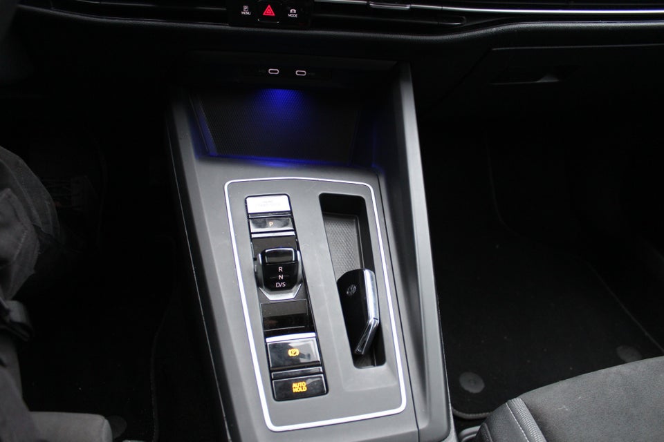 VW Golf VIII 1,4 eHybrid DSG 5d