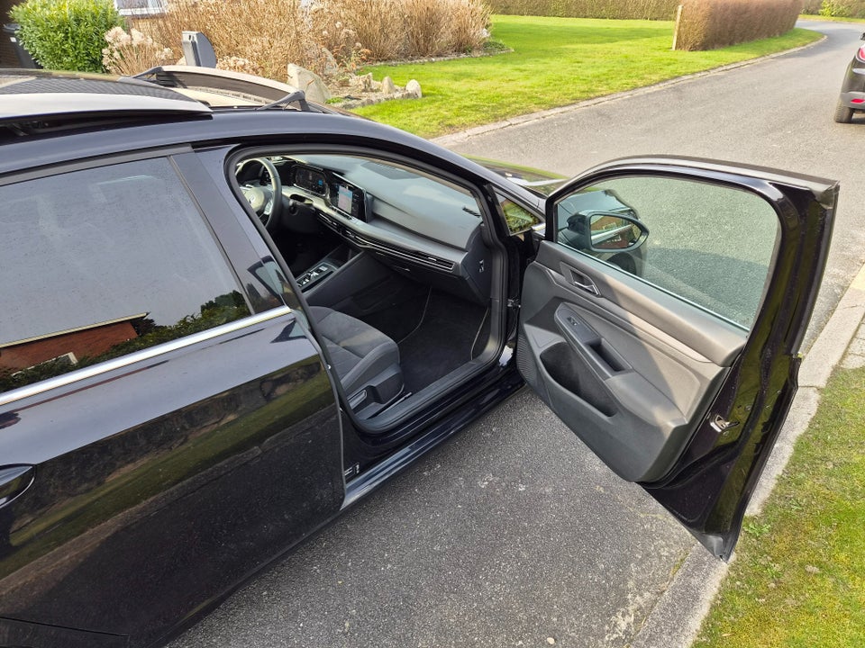 VW Golf VIII 2,0 TDi 150 Style DSG 5d