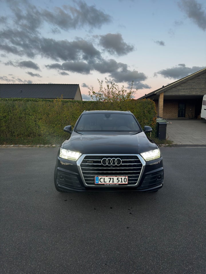 Audi Q7 3,0 TDi 272 S-line quattro Tiptr. 7prs 5d