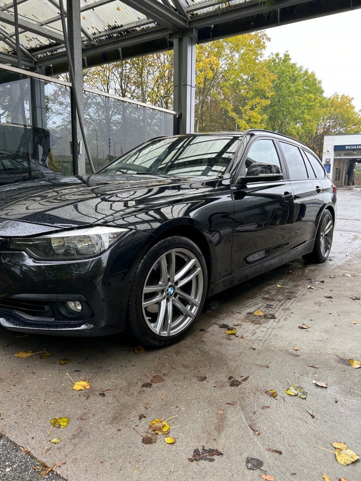 BMW 320i 2,0 Touring aut. 5d